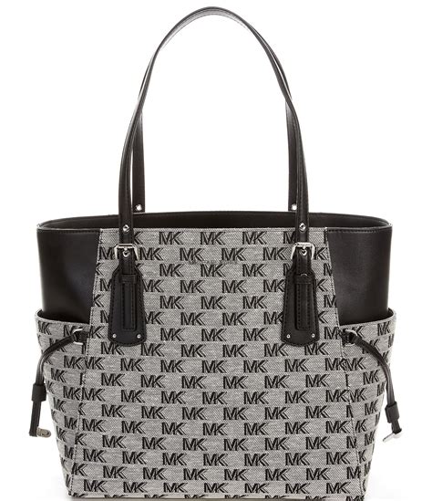 Michael Kors Voyager East/West Tote: A First